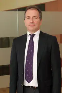 ”În doi-trei ani vor rămâne doar 15 bănci în România”