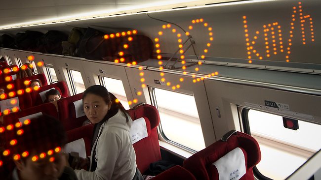 UPDATE China a pus astăzi în funcțiune ”cea mai lungă linie de tren de mare viteză din lume”