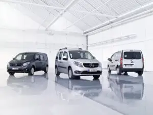 Mercedes-Benz a lansat un autovehicul comercial eficient pentru oraş