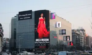 Câtă publicitate a vândut fațada magazinului Cocor