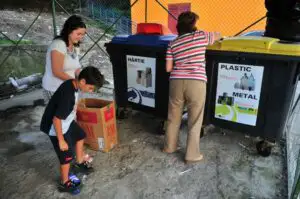 Cât gunoi fac românii în fiecare an