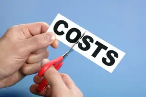 Deloitte: 70% dintre directorii financiari din România restructurează afacerile şi în 2012