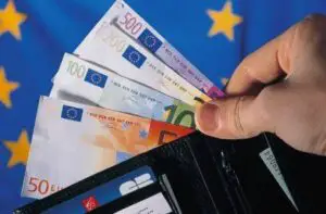 Anul viitor ne așteaptă deprecierea leului