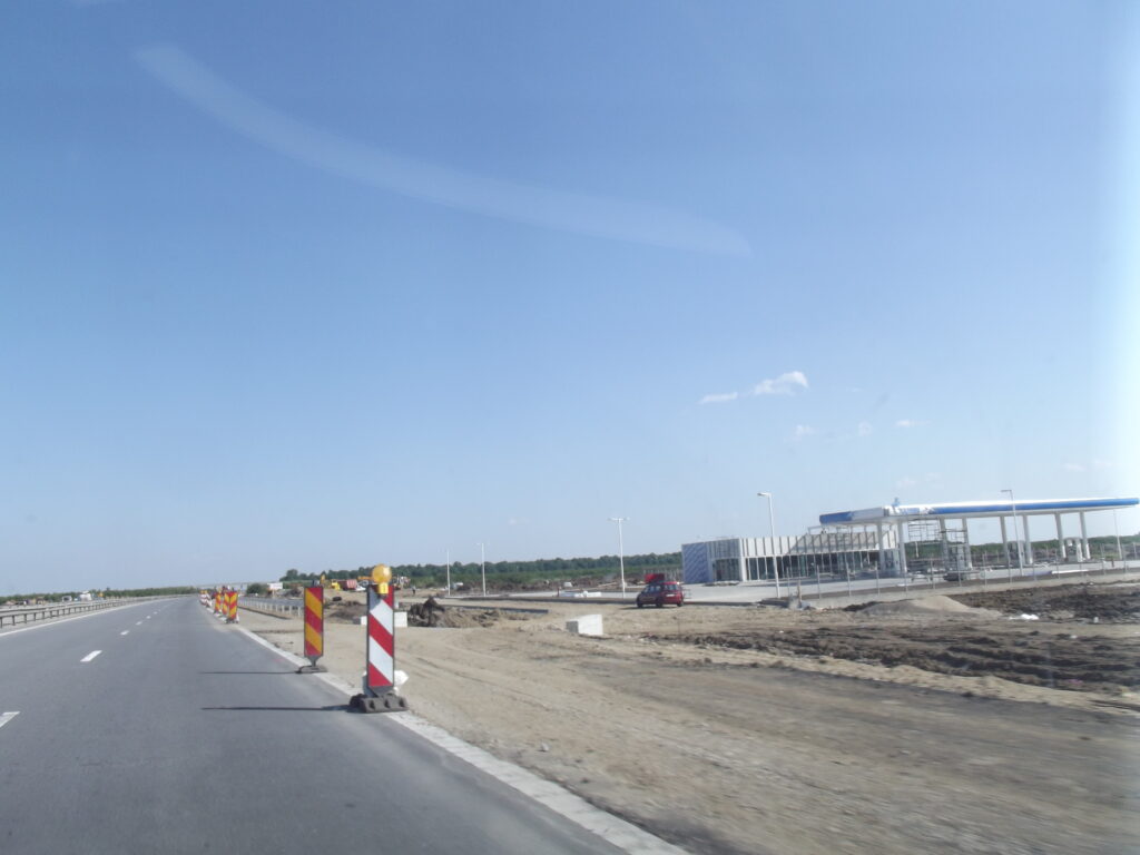 Prima benzinărie Gazprom de pe o autostradă din România FOTO