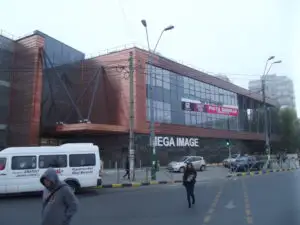 Invazie în 2013: La fiecare trei zile s-a mai deschis un Mega Image