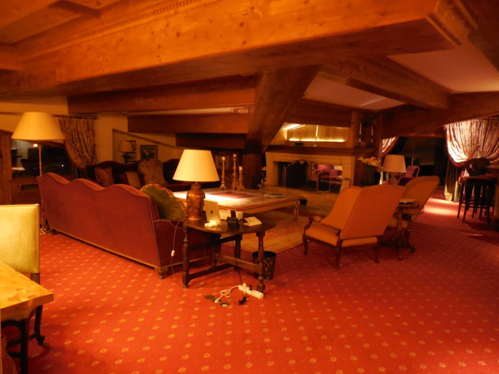 Camere de 35.000 de euro pe noapte. Cum arată cele mai scumpe hoteluri din stațiunile în care merg bogații României la schi