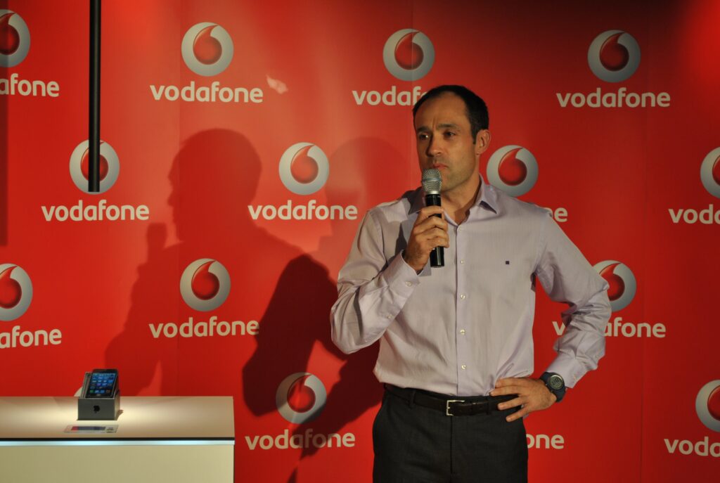 Ce crede şeful Vodafone despre iPhone 5