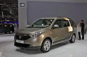Ce ar spune Ceaușescu: VEZI cum arată interiorul Daciei Lodgy