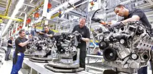 Angajaţii acestui producător auto vor încasa prime de câte 3.200 de euro pentru 2012