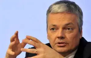 Ministrul belgian de finanţe, Didier Reynders, interesat de şefia FMI