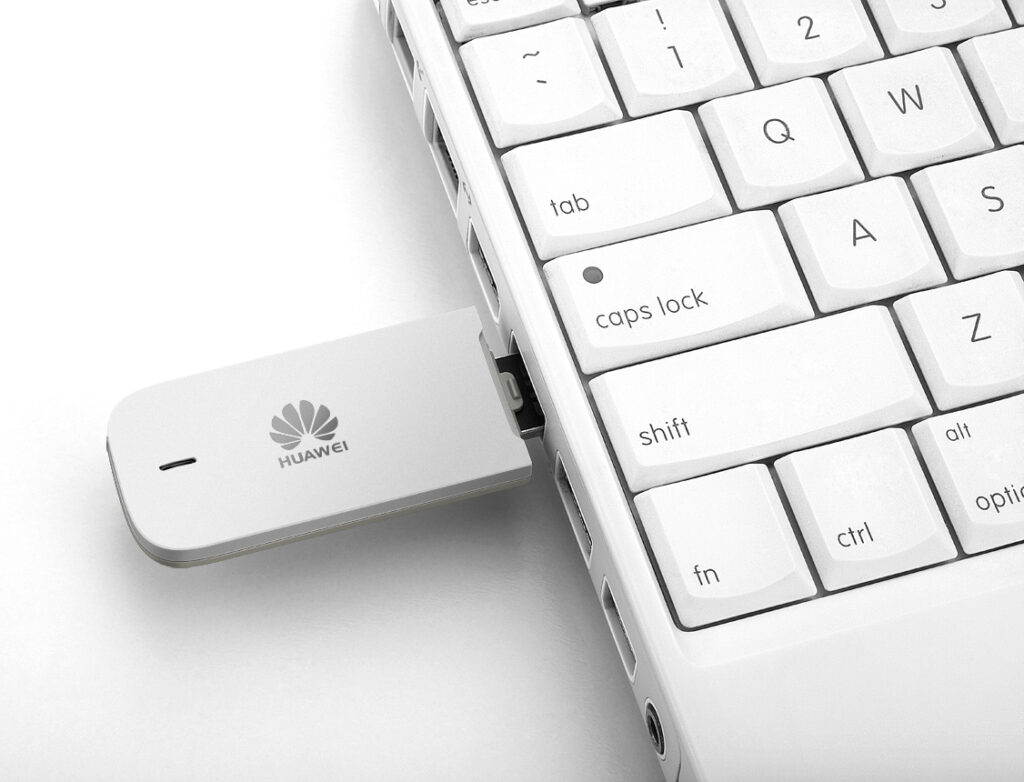 CES 2013: Huawei lansează cel mai mic card de date din lume