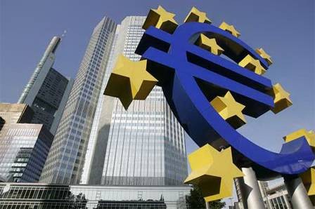 BCE va păstra dobânda de referință la minimul istoric, deprecierea euro se amână