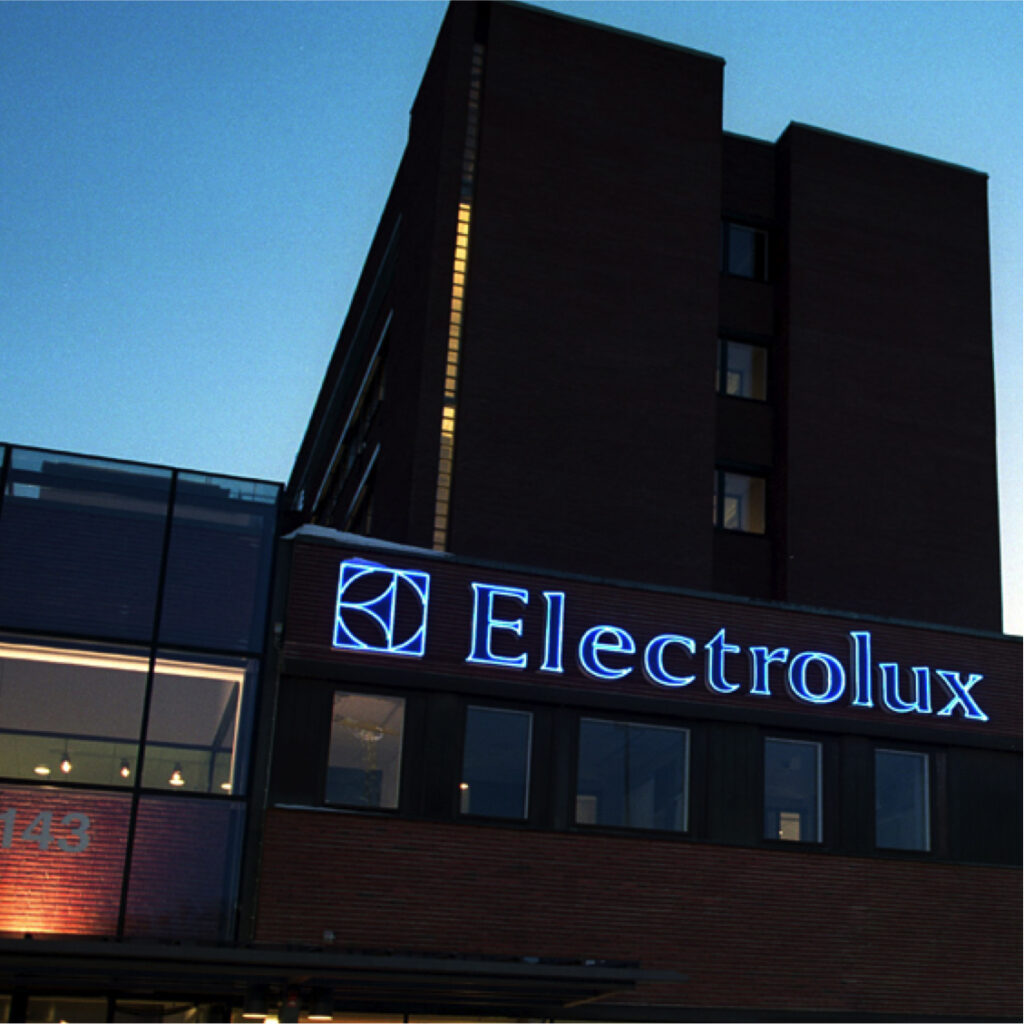 Profitul Electrolux se prăbușește cu 40% în T3