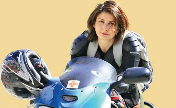 Povestea Elenei Miscodan, femeia care a urcat cu motocicleta la 5.602 m