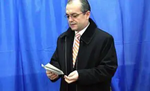 UPDATE: Premierul Boc: „E vital pentru România să-şi păstreze creşterea economică în 2012”