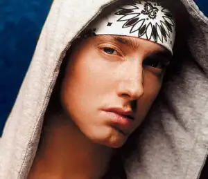 Mailuri care anunță moartea lui Eminem, trimise de pe adrese @stirileprotv.ro