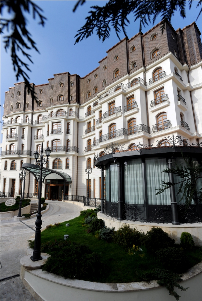 În imobiliare se poartă luxul: se deschide al nouălea hotel de cinci stele din Bucureşti