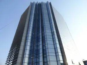 Companiile nu mai vor să stea cu chirie: Preferă să dea şi 5 mil. euro pe un sediu de firmă