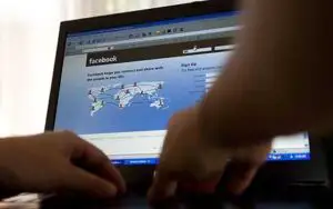 Surpriză: Scade profitul Facebook