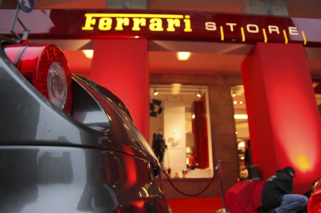 Promoţiile continuă la Ferrari Store