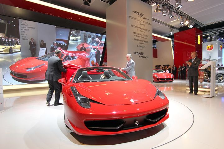 Ferrari 458 Spider şi-a făcut apariția oficială. 12 modele vor circula pe străzile din ţara noastră