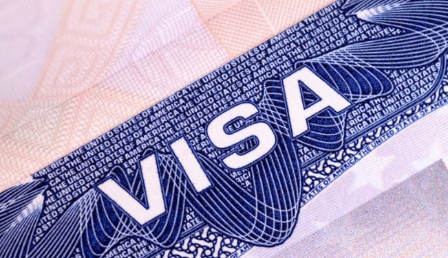 FĂRĂ PRECEDENT: UE vrea să introducă vize pentru americani! Aceştia sunt forţaţi să desfiinţeze vizele pentru români