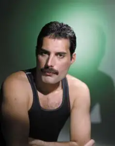 Cum îl aniversează Google pe Freddy Mercury