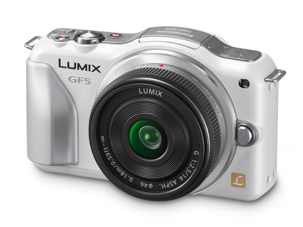 Panasonic Lumix GF5, o nouă cameră cu obiectiv interschimbabil