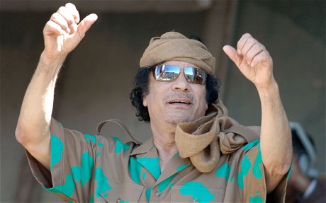Muammar Gaddafi se pregăteşte să părăsească Libia