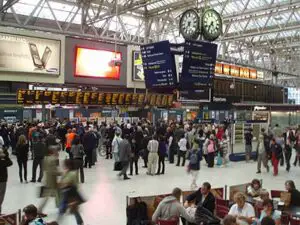 Și trenurile britanice întârzie. Mai mult de 59 de secunde!