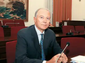 Guvernatorul Băncii Greciei: Economia va creşte cu 2% în 2013