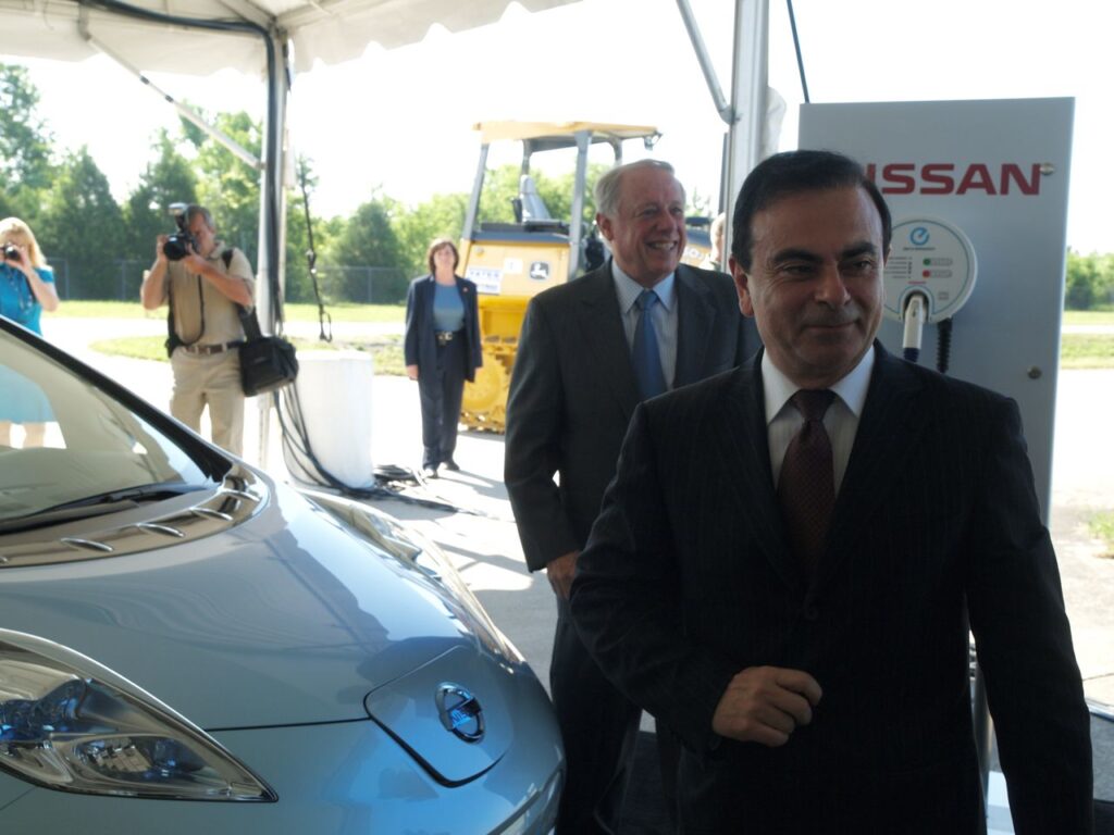 Renault-Nissan visează la vânzarea a 1,5 milioane de mașini electrice până în 2015
