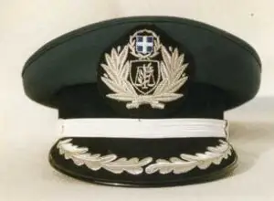 Ultima găselniţă a Greciei: Un poliţist grec va putea fi închiriat cu 30 de euro