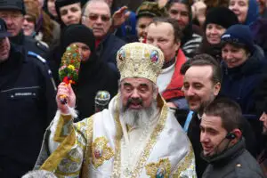 PATRIARHIA ROMÂNĂ, profit MAI MARE decât MCDONALD’S