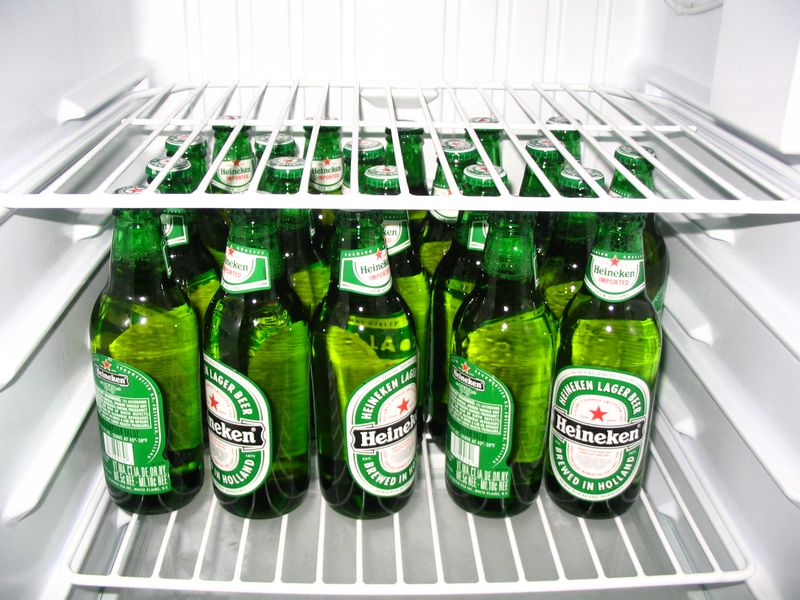 Familiile Heineken şi Hoyer îşi majorează participaţia la Heineken Holding