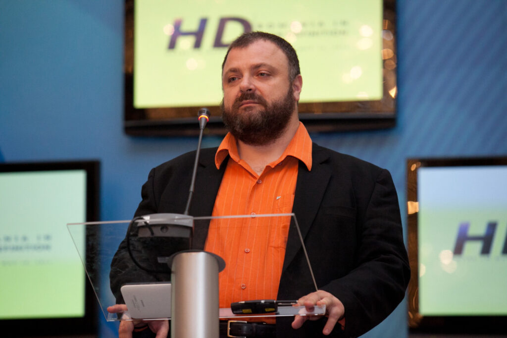 Horia Cazan, TVR: „Ochelarii 3D nu au ce căuta în casele românilor”