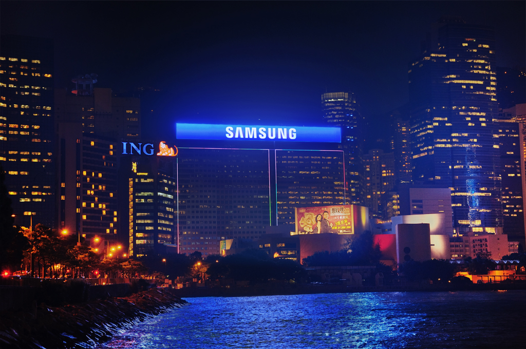 Cât cheltuieşte Samsung pe publicitate şi marketing