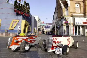 Jucării pentru oameni mari: nemții, cuceriți de nebunia Mini Hot Rod