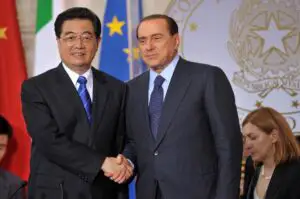 Un alt stat european se vinde chinezilor
