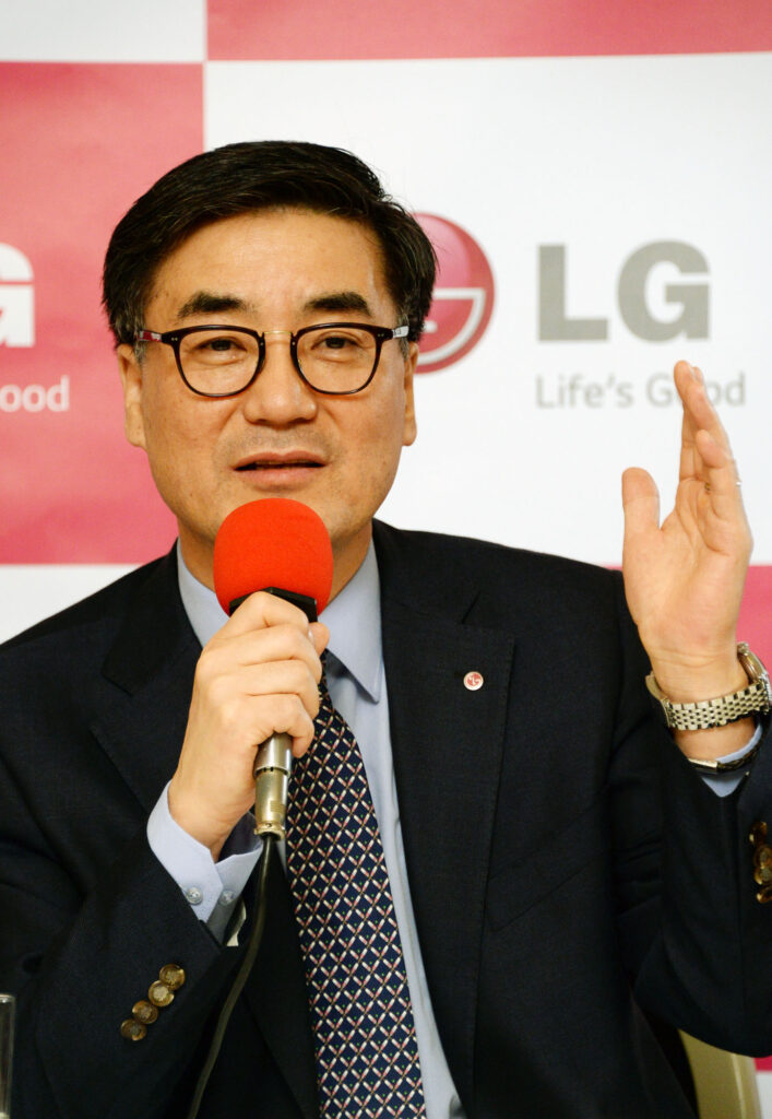 LG pregăteşte ofensiva pe piaţa televizoarelor OLED şi ULTRA HD