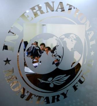 FMI prognozează o scădere a preţurilor materiilor prime în 2012-2013