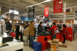 Cum se desfăşoară Black Friday în magazinele fizice