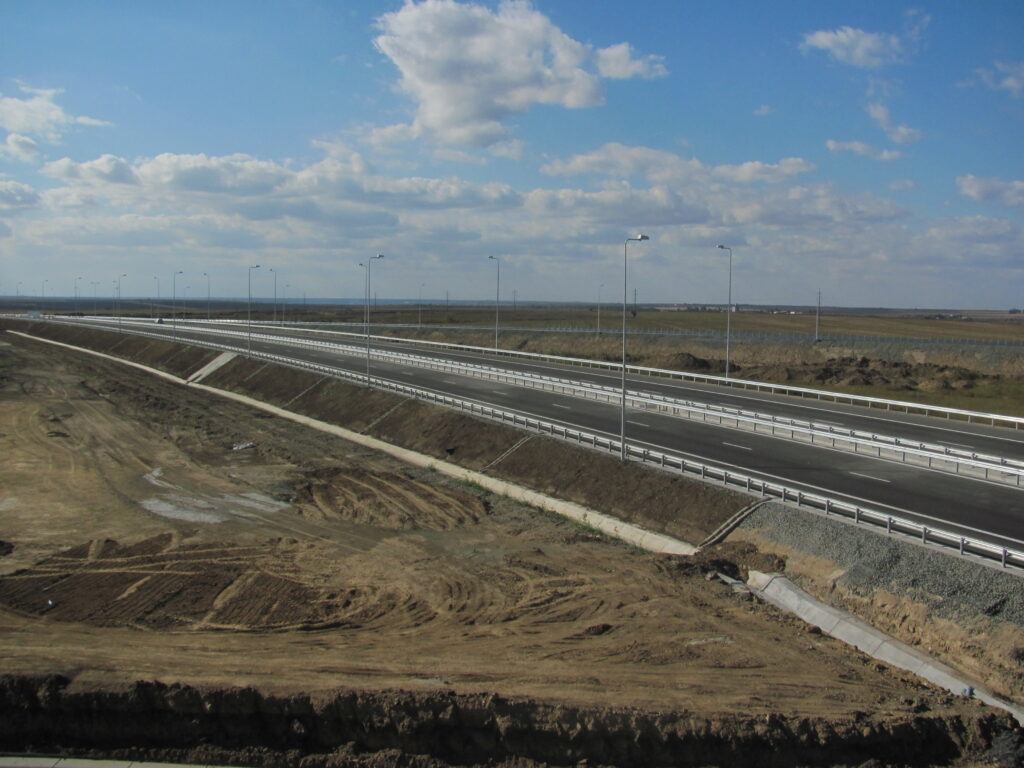 Infrastructură cu țârâita: Am mai terminat patru kilometri de autostradă
