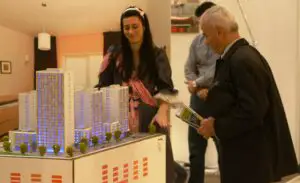 Ce soluţie au găsit dezvoltatorii pentru a-şi vinde locuinţele mari şi scumpe