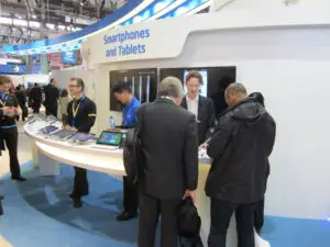 Cel mai performant smartphone de la MWC 2013 este expus la standul Intel