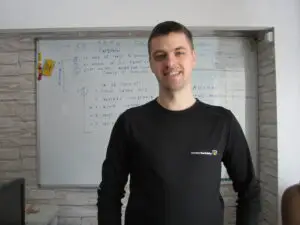 Un tânăr din Iaşi a primit 50.000 euro de la irlandezi pentru start-up-ul său Monitor Backlinks