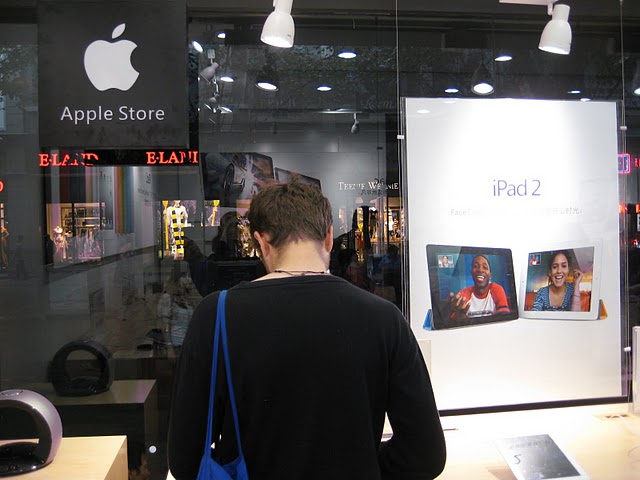 Două magazine Apple false din China au fost închise