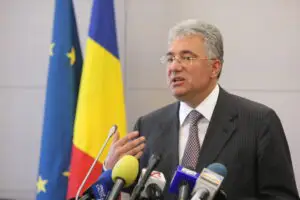 Guvernul lucrează la reducerea CAS