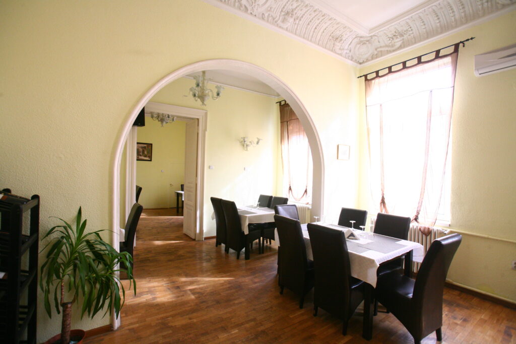 Restaurantul La Vieille Marmite – bucătărie bună, atmosferă tristă