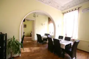 Restaurantul La Vieille Marmite – bucătărie bună, atmosferă tristă